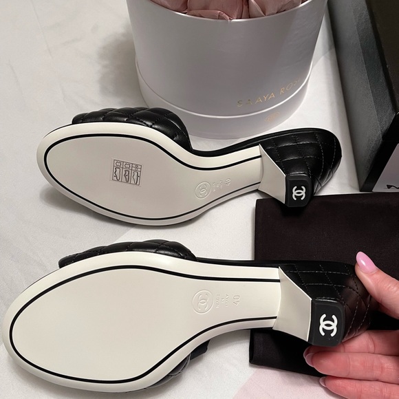 SOLD SOLD Chanel sold out 22P size 40 black shoes brand new in box - Picture 5 of 8